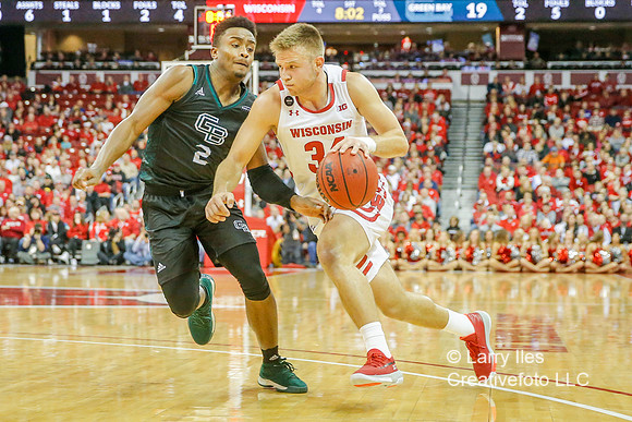 DKI191121006_UW_vs_UWGB