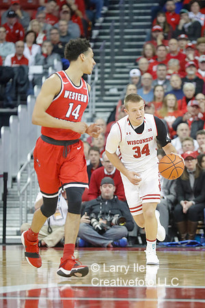 DKI171213018_Wisconsin_Western_Kentucky