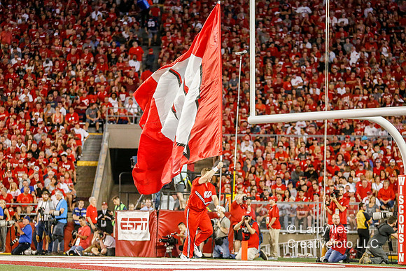 DKI180831005_WKU_at_Wisc_Football