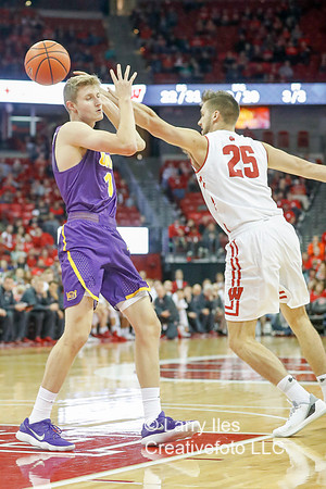 DKI171101018_Wisconsin_Northern_Iowa