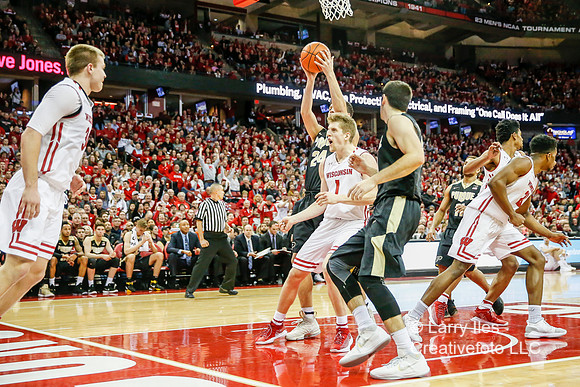 DKI180215009_Wisconsin_Purdue