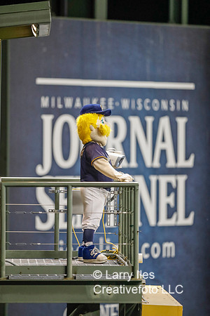 DKI180904015_Cubs_at_Brewers