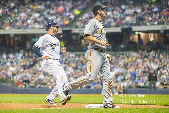 DKI17091308_Pirates_vs_Brewers_Game_3