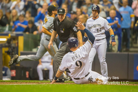 DKI17091306_Pirates_vs_Brewers_Game_3