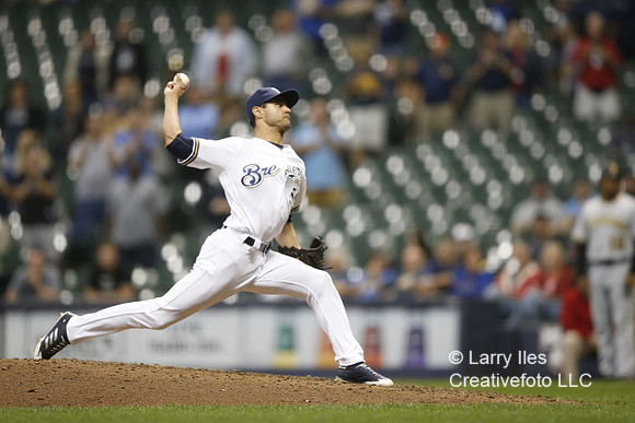 DKI17091311_Pirates_vs_Brewers_Game_3