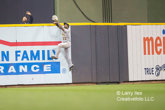 DKI17091305_Pirates_vs_Brewers_Game_3