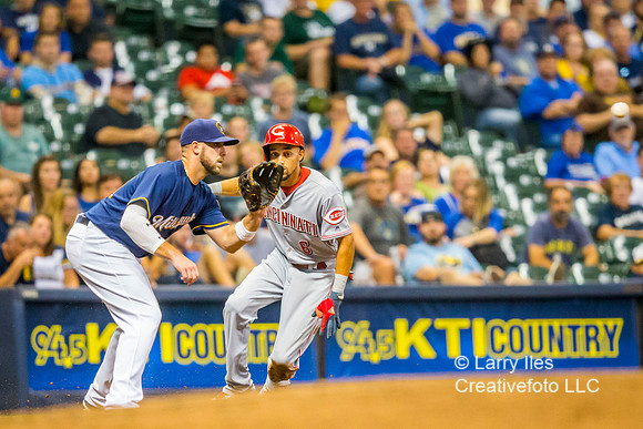 DKI17092612_Brewers_Reds