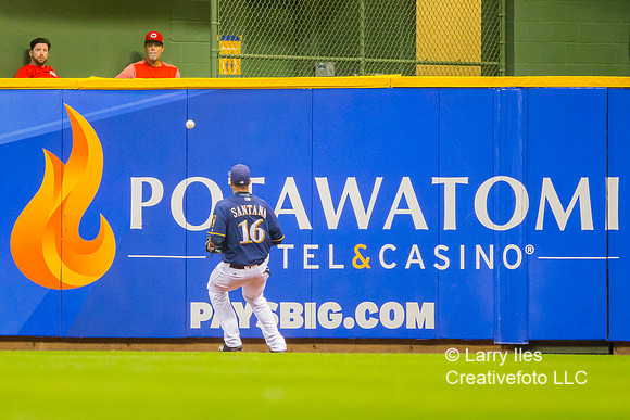 DKI17092611_Brewers_Reds