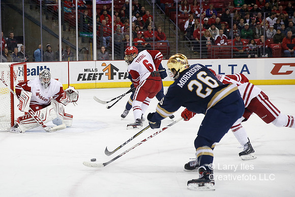 DKI171208010_Wisconsin_Notre_Dame