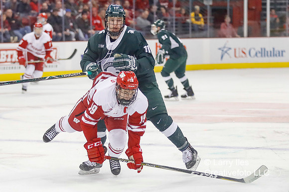 DKI180112010_Wisconsin_Michigan_State