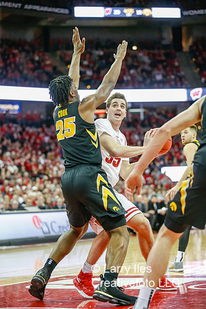 DKI190307011_IOWA_at_WIS