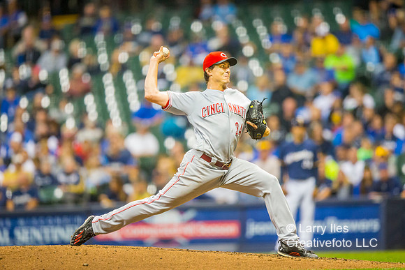 DKI17092714_Brewers_Reds