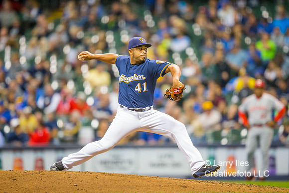 DKI17092717_Brewers_Reds