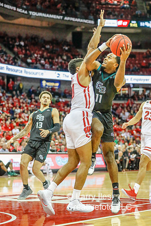DKI191121019_UW_vs_UWGB