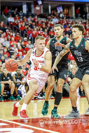 DKI191121013_UW_vs_UWGB