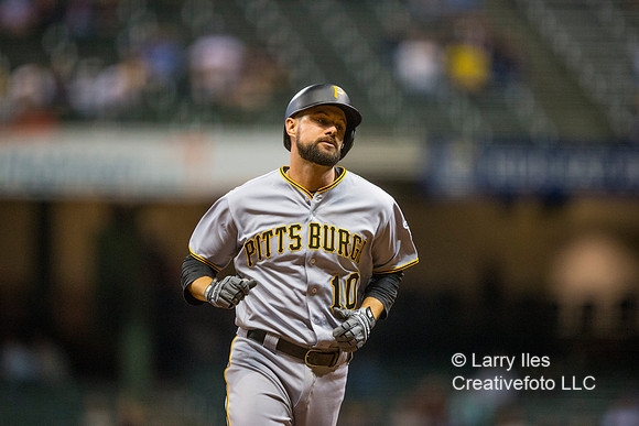 DKI17091107_Pirates_vs_Brewers