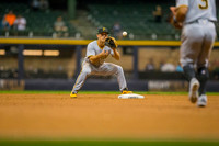 DKI17091110_Pirates_vs_Brewers